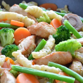 Zobrazit detail produktu - Noodles & chicken 450 g | 174 Obrázek Noodles & chicken 450 g